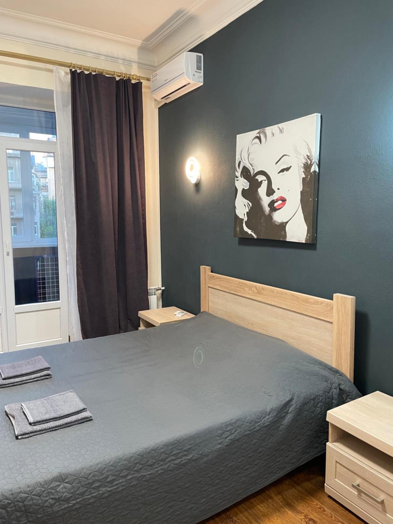 Freddies Apartment Киев Екстериор снимка